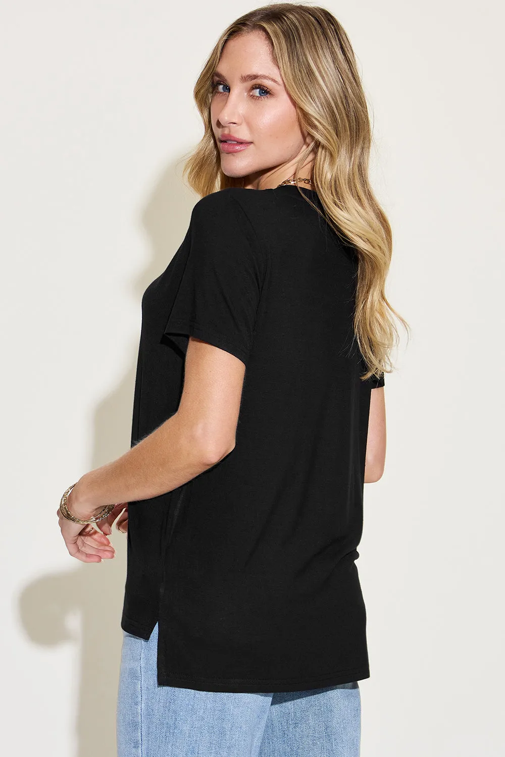 Basics V-Neck Tee