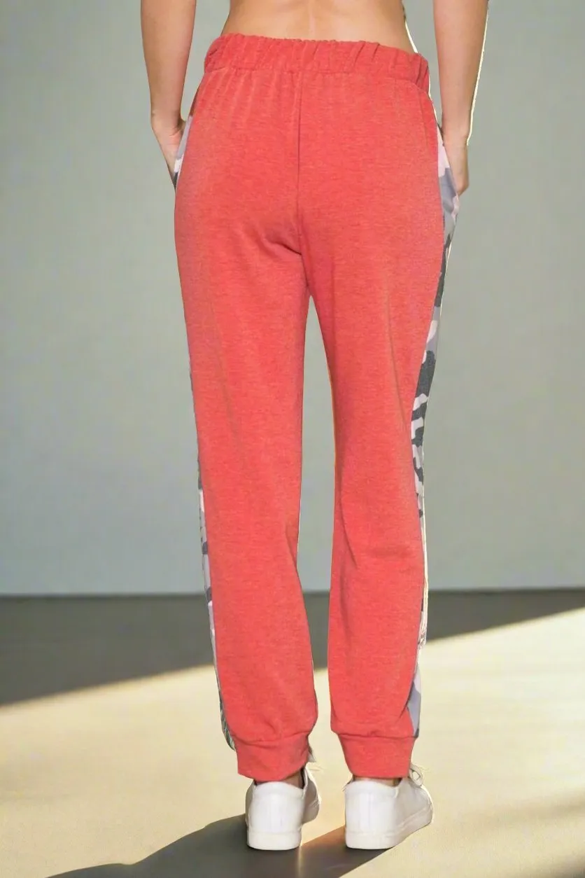 Camouflage Stripe Elastic Waist Sweatpants in Red