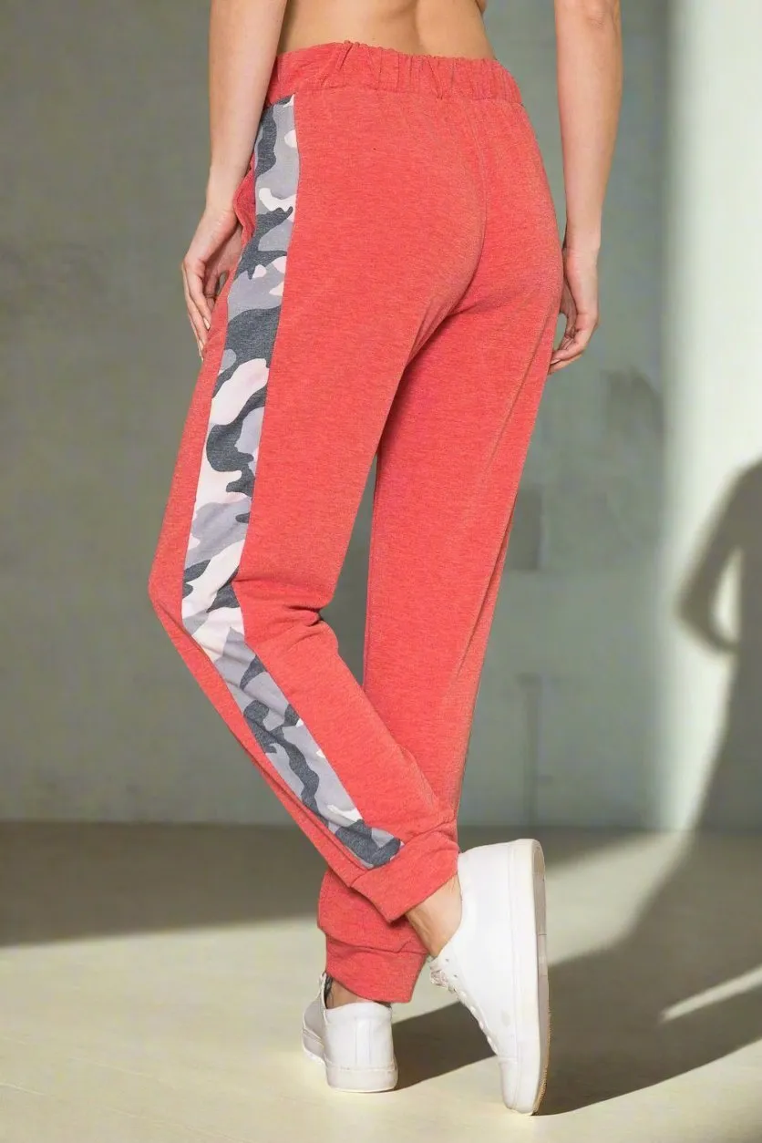 Camouflage Stripe Elastic Waist Sweatpants in Red