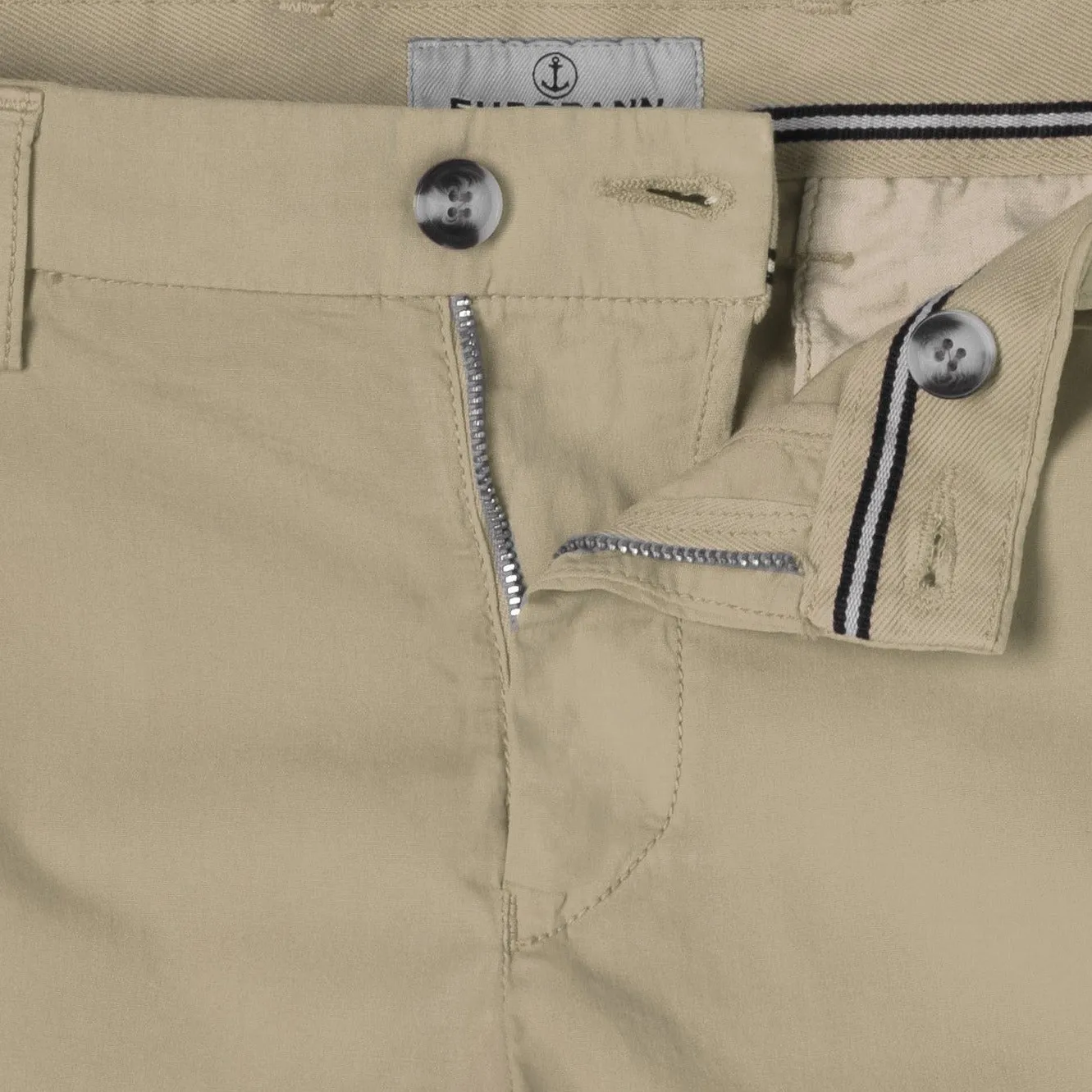 Texas Slim Bermuda Short: Beige