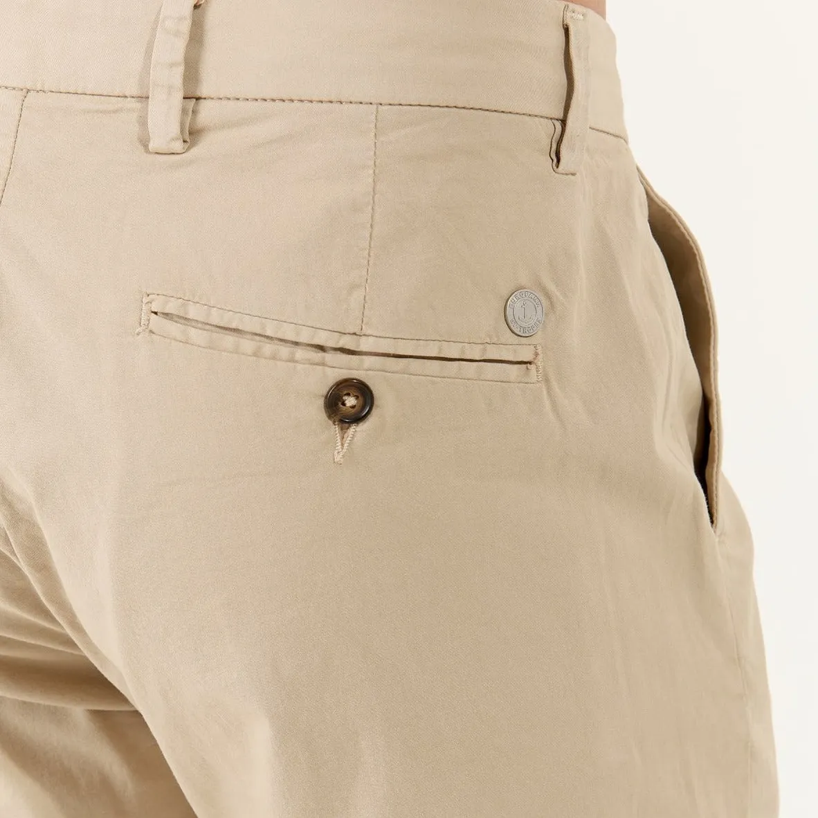 Texas Slim Bermuda Short: Beige